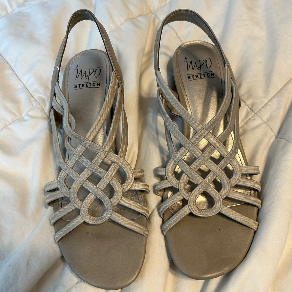 Impo Women's Tan Strappy Sandals